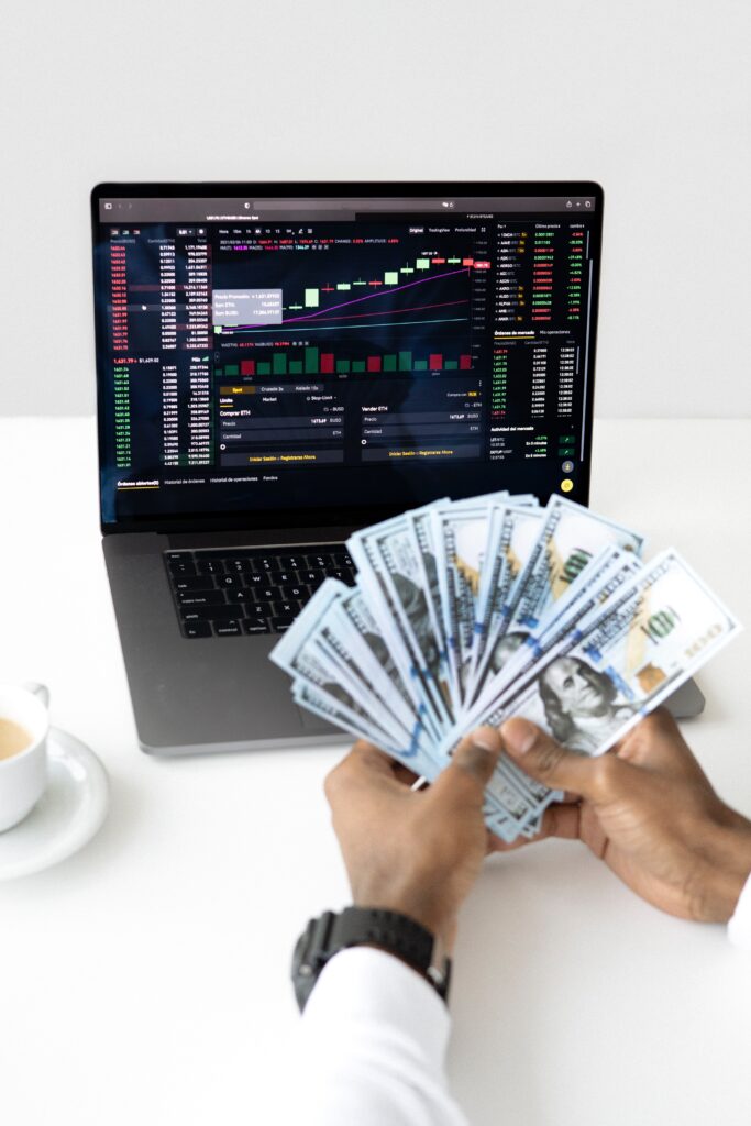 Gerir as Finanças em Tempos de Crises Gerir as Finanças em Tempos de Crises